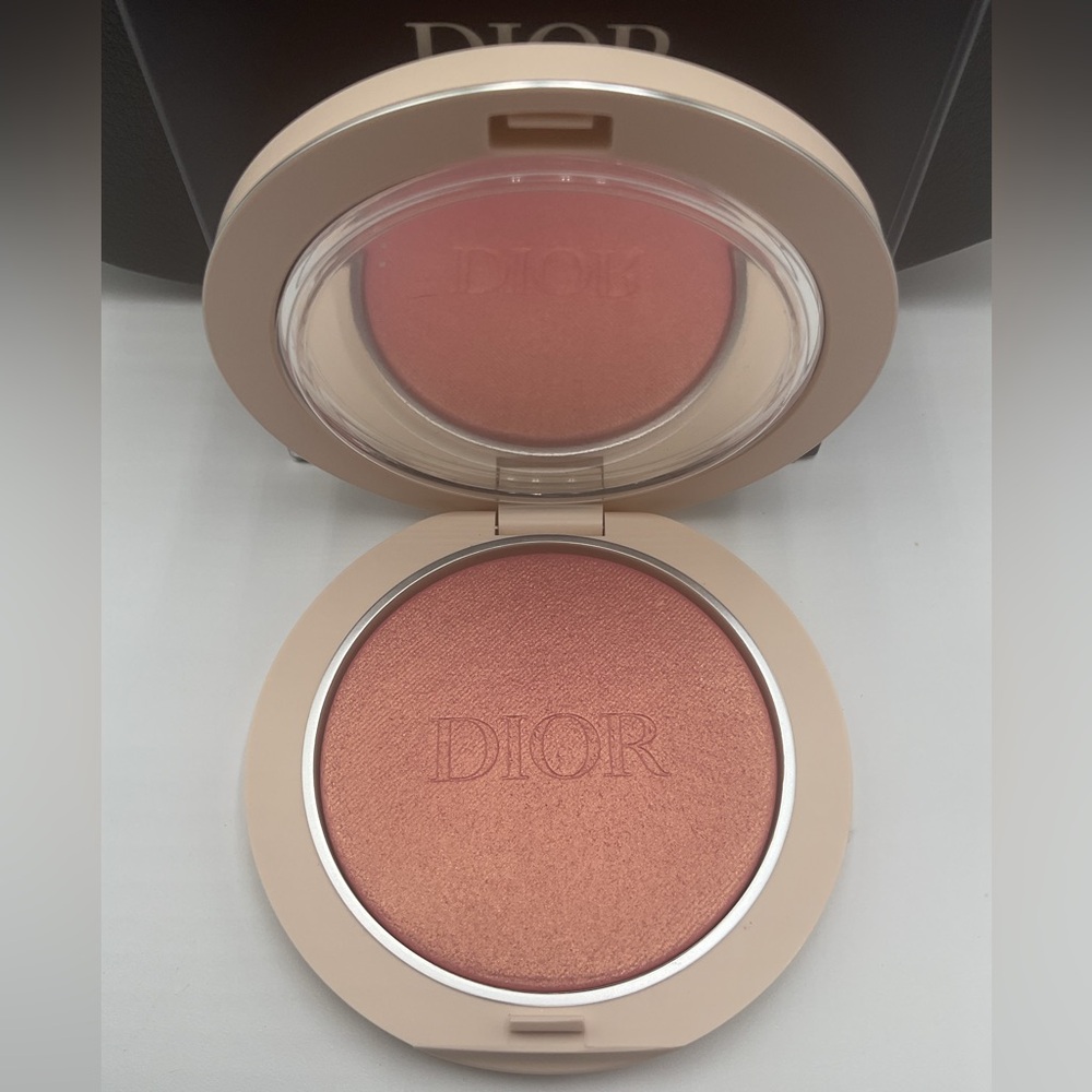 Dior Forever Couture Luminizer in 06 Coral Glow - BNIB & Discontinued - Picture 4 of 14